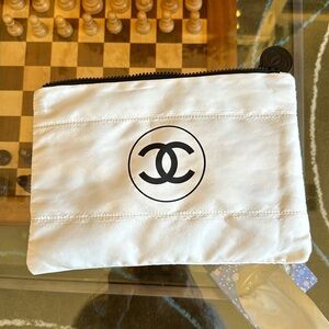 PUFFY CHANEL ZIPPERED BAG. 12.5 X 9.5. NIP  CREAM W/ BLACK